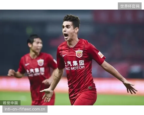 奥斯卡以赛季10球领跑射手榜，其续约是海港首要任务。